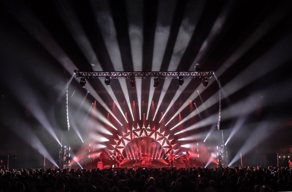  4Wall Entertainment Provides Lighting to LD Marc Janowitz for the 2018 Dispatch Tour