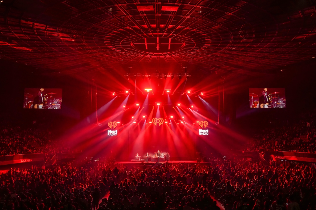  Patrick Dierson Creates Smooth iHeartRadio ALTer Ego Rig with CHAUVET Professional and 4Wall