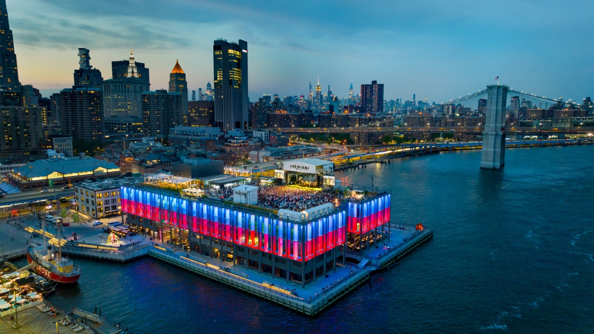  4Wall Provides Turn-Key Lighting, Rigging, & Video Rental Package for The Rooftop at Pier 17’s Summer Concert Series